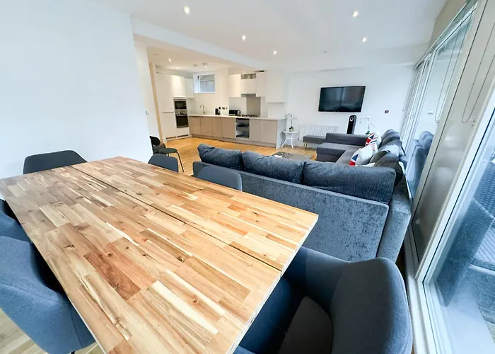 Premier Bed and Breakfasts in Croydon